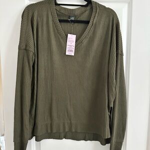 NWT Wild Fable Ribbed V-Neck Olive Green LS Top